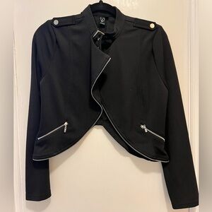 Windsor - Black Cropped Jacket with Silver Zipper Details (like new) Large